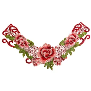 Detail van rood-groene bloemen borduurwerk kant kraag voor DIY naaien decoratie.