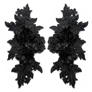 Paar schwarze symmetrische 3D-Spitzenblumen-Patches für schwere Stickereien DIY
