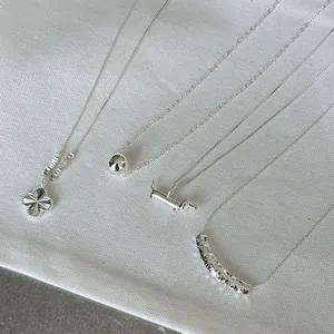 925 Sterling Silver Minimalist Necklace For Women CNC Shattered Ice Texture Clover Dog Flower Pendant Charm Cloker Daily Fashion Jewelry