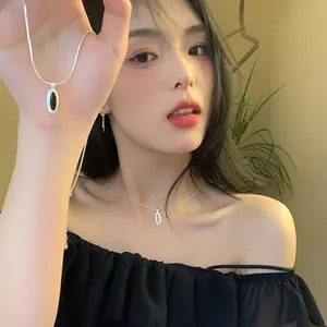 S925 Sterling Silver Oval Black Agate White Chalcedony Pendant Necklace For Women Minimalist Snake Bone Chain Jewelry