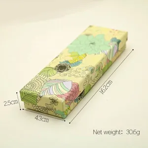 Rechteckige Geschenkbox aus Pappe mit Blumenmuster für Stifte