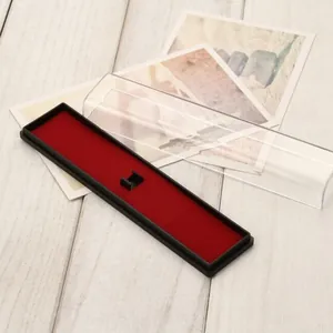 Astuccio Regalo Rettangolare in Plastica Trasparente Con Fodera Rossa e Base Nera Porta Penna Singola per Cancelleria Ufficio Scuola