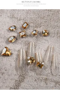 Rhinestones in cristallo K9 champagne di alta qualità in varie forme per la decorazione unghie.