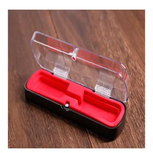 Estuche de regalo transparente para bolígrafo con forro rojo y cierre magnético