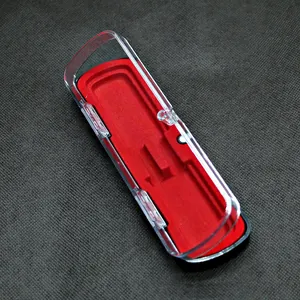 Estuche magnético rojo transparente con tapa abatible y forro de terciopelo suave