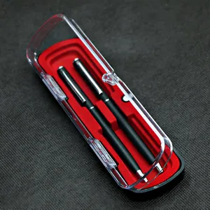 Estuche transparente para dos bolígrafos con cierre magnético y forro de terciopelo rojo
