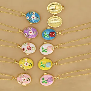 Vintage 18K Gold Plated Copper Oval Locket Necklace For Women Retro Enamel Floral Tulip Pattern Openable Photo Pendant Necklace Fashion Ins Style Jewelry Gift
