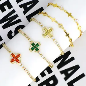 Mode Europese Kruis Bloem Zirconia Armband Vrouwen Lichte Luxe Klavertje Vier Armring Kunstparel Koperen Sieraden Accessoires