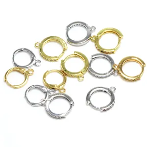 Apprêts de créoles DIY en or et argent avec boucle et accents brillants en zircone