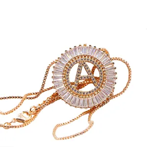 Mode Kupfer Runde Zirkonia Anfangsbuchstabe Anhänger Halskette Damen Roségold Galvanisiert Micro Pave Alphabet Schmuck