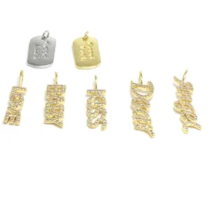 Set aus Gold- und Silberanhängern mit Good Luck-Schildern und Kristall-Buchstaben