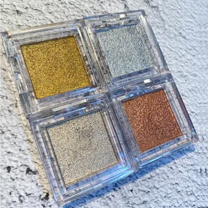 Quatre pots de poudre de chrome solide pour ongles avec fini or, argent et or rose
