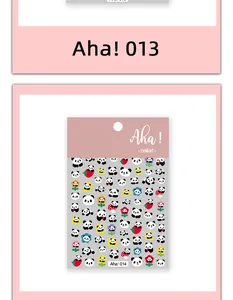 Gedetailleerde weergave van panda en aardbei waterdichte nagelstickers SKU 014