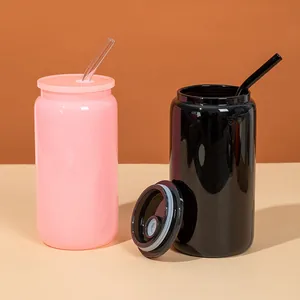 Γυάλινα ποτήρια 16oz με καπάκια και καλαμάκια σε ματ ροζ και γυαλιστερό μαύρο