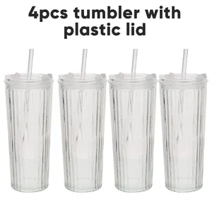 Set mit 4 klaren gerippten Glasbechern mit Kunststoffdeckeln und Trinkhalmen für Kaffee