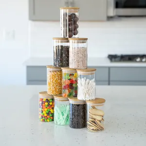 Lot de 10 petits bocaux en verre de 200 ml avec couvercles en bambou en cuisine