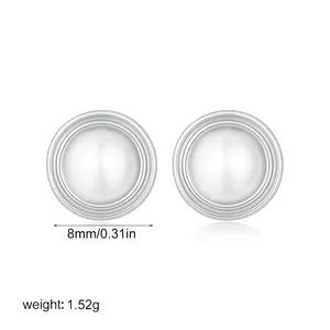 Gedetailleerd macrozicht van pareloorbellen met een diameter van 8 mm en gewicht 1,52 g