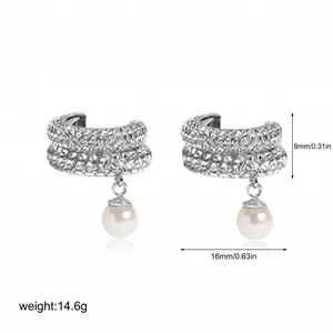 Detalle de los pendientes de plata de doble capa con perlas, dimensiones y peso indicados