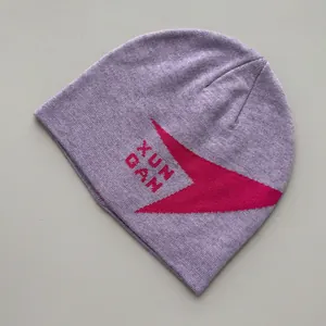 Gorro de punto lavanda para deportes al aire libre con diseño geométrico rosa