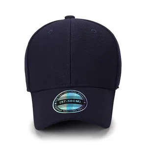 Vue de face d'une casquette de baseball classique bleu marine avec sticker 57-58cm