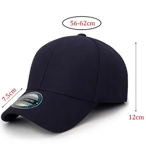 Dimensions de la casquette marine : tour de tête 56-62cm, visière 7,5cm, hauteur 12cm