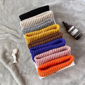 Fasce in maglia a coste multicolore per il calore invernale e lo sport all'aperto