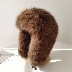 Gorro de trampero de piel sintética marrón con orejeras para protección invernal