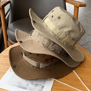 Chapeaux de safari d'extérieur anti-UV aux tons terre avec un style cowboy chic.