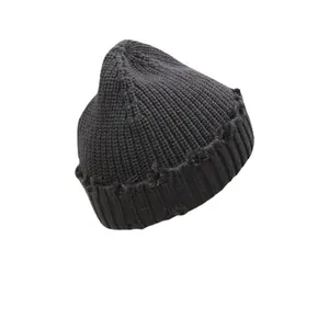 Retro gestrickte Beanie mit Distressed-Details für einen Hip-Hop Streetwear-Style