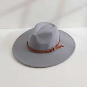 Chapeau fedora en feutre de laine gris avec ceinture marron pour la mode automne et hiver