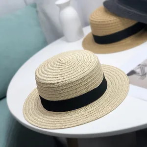 Élégant chapeau de paille à haut plat pour femmes avec ruban noir classique d'été