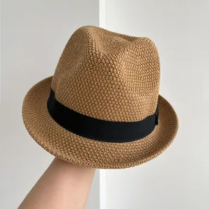 Cappello fedora in paglia fatto a mano con nastro nero per vacanze estive