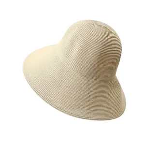 Classic wide-brimmed straw sun hat for women, foldable beach hat in beige