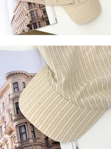 Gedetailleerde weergave van een beige gestreepte retro honkbalpet met strass-accenten