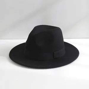 Cappello fedora classico in feltro di lana nero con tesa larga e nastro decorativo