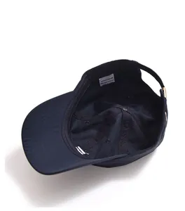 Innenansicht der atmungsaktiven schnelltrocknenden blauen Baseballkappe für Herren