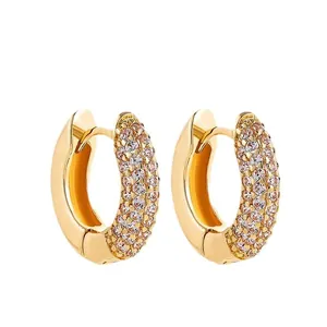 Pendientes de aro hip hop unisex en oro con pavé de circonitas rosas y blancas brillantes