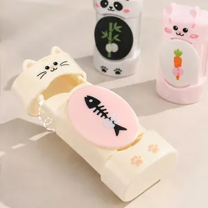 Cute cartoon cat-shaped needle-free quilt clips for secure bedding fasteners and anti-slip use