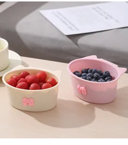 Détails de paniers d'égouttage en forme de chat en couleurs crème et rose