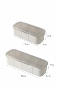 Comparaison des tailles des boîtes à épices blanches à 3 compartiments de 21cm et 27cm.