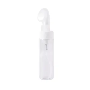 Transparente Schaumspenderflasche mit weichem Silikonbürstenkopf für die Gesichtsreinigung