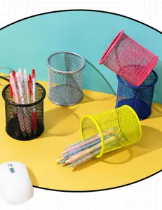 Collection de porte-crayons ronds en maille métallique pour le rangement du bureau
