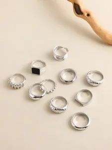 Elegantes 10-teiliges silbernes Modering-Set mit strukturierten und minimalistischen Designs