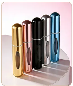 Detailansicht von 5 ml kleinen nachfüllbaren Parfümzerstäubern in Metallic-Farben