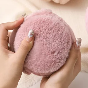 Ultraweiche plüschige Ohrenschützer in Pink mit faltbarem Design für winterliche Wärme im Freien