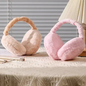 Kuschelige Plüsch-Ohrenschützer für den Winter, beige und rosa flauschige Ohrenwärmer