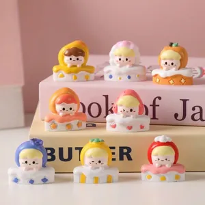 Sammlung von 8 niedlichen Tortenmädchen-Miniaturfiguren für süße Schreibtischdekorationen