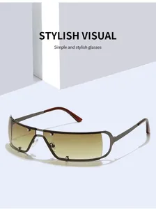 Vue détaillée des lunettes de soleil futuristes Y2K avec verres dégradés.