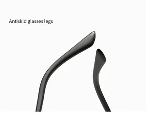 Détail des manchons de branches antidérapants noirs de lunettes Y2K cyberpunk stylées
