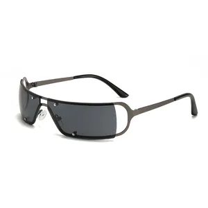 Lunettes de soleil Y2K cyberpunk avec monture en métal et verres sans bord gris
